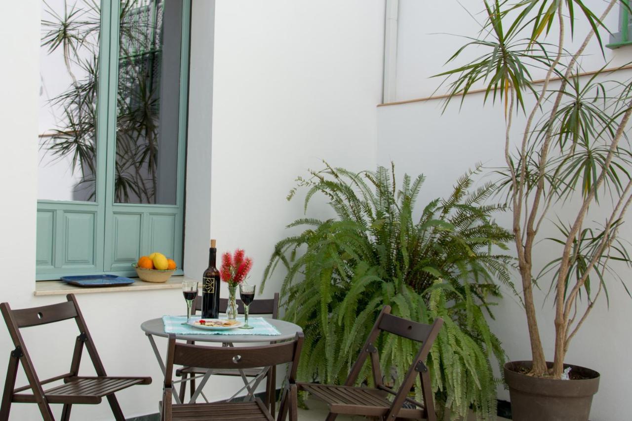 Hostal Casa Señorial Con Piscina. Casa Donna Isabel Peñaflor Exterior foto
